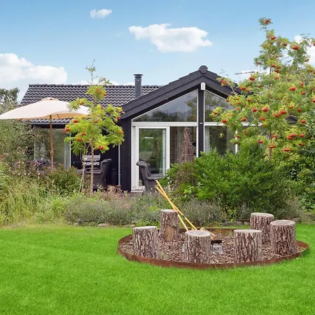 Awesome In With Wifi Holiday home Stroby